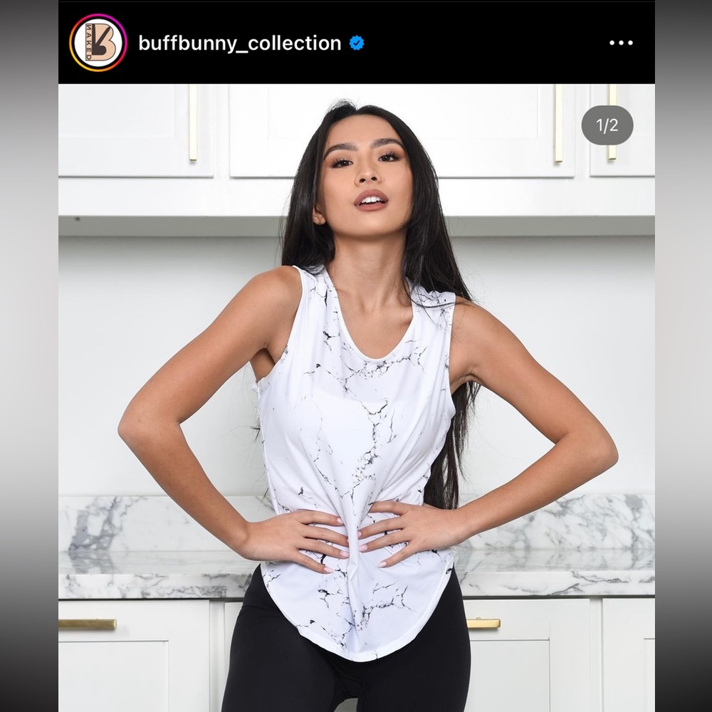 Buffbunny limitless flow top - white marble